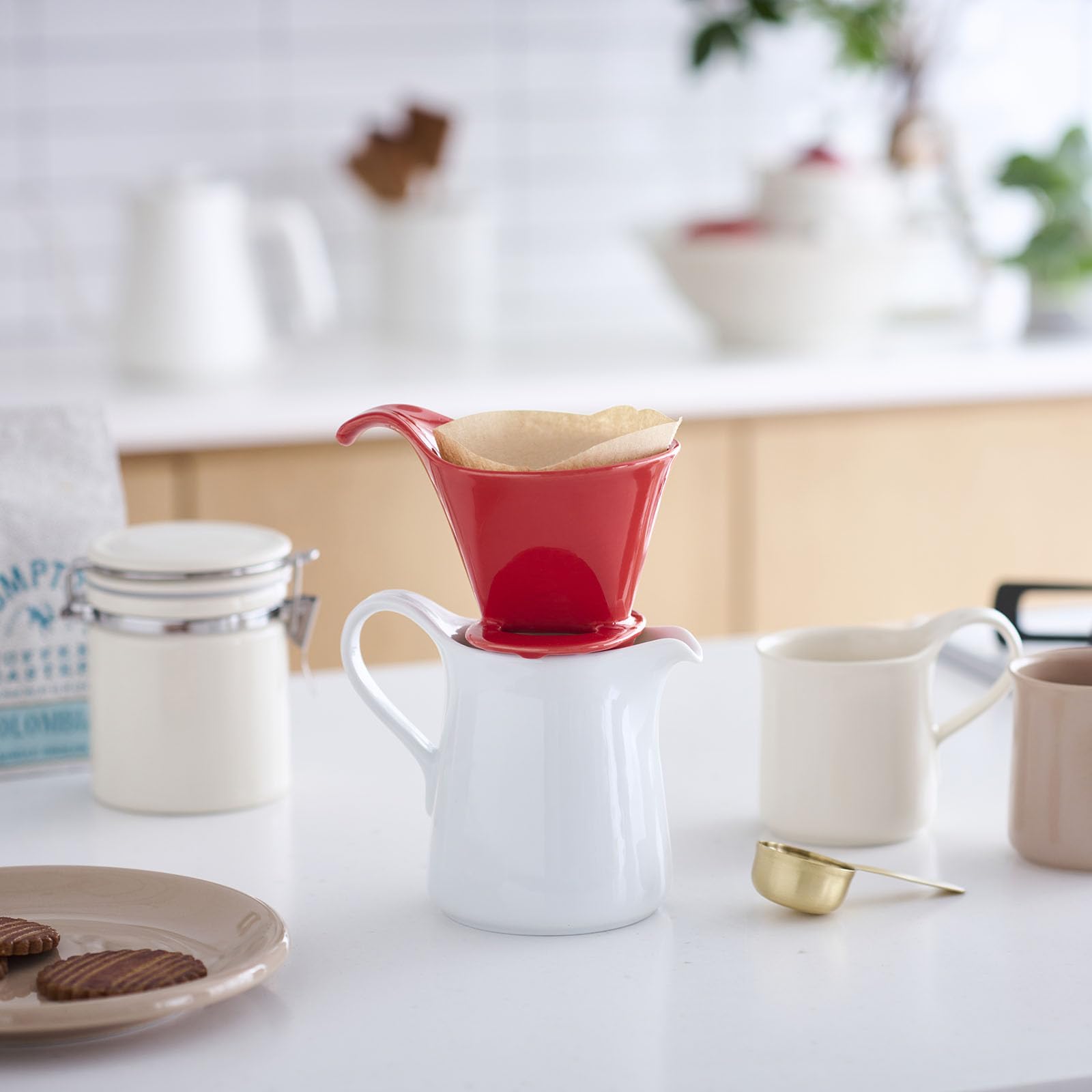 ZERO JAPAN - Bee House Pour Over Coffee Dripper - Ceramic Coffee Maker with Elegant Peek Hole, Drip Cone Brewer Coffee Gifts, Brewing Accessories - Tomato, Standar Size