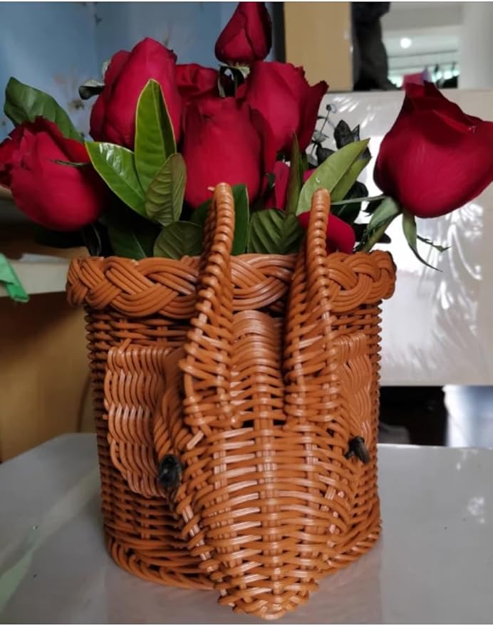 PSYCONES hand-woven round rattan basket storage basket storage box ornaments decorative basket multifunctional picnic food bread basket fruit gift basket key basket. (squirrel)