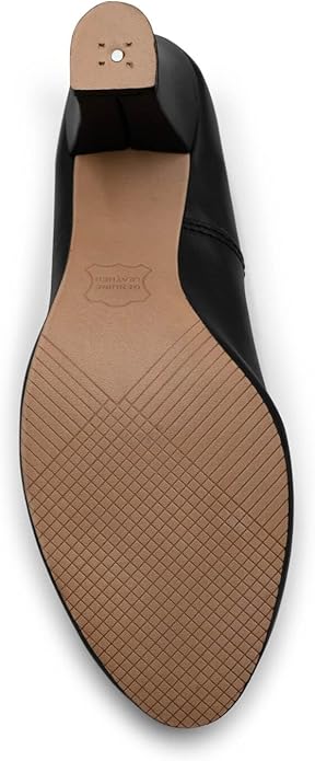 Capezio Jr. Footlight T-Strap Character Shoe, Black, 7.5 W
