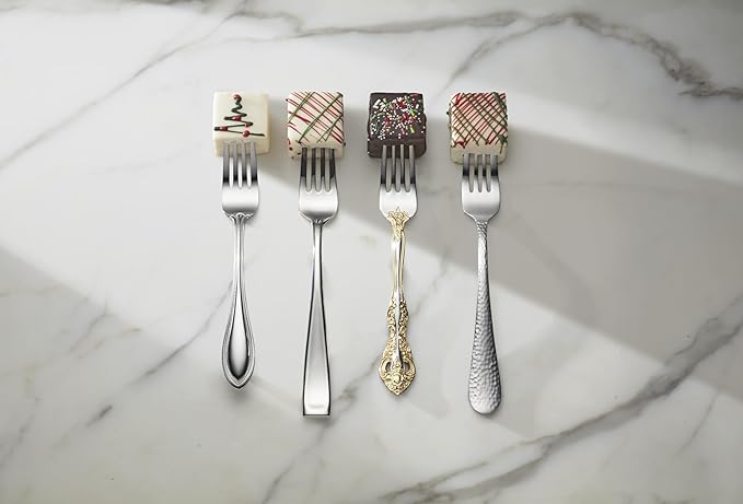 Oneida Moda 65-Piece 18/10 Silverware Set for 12, Flatware