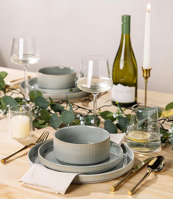 TheTerra Ceramic Dinnerware Set for 4, 12-Piece Plates and Bowls Set