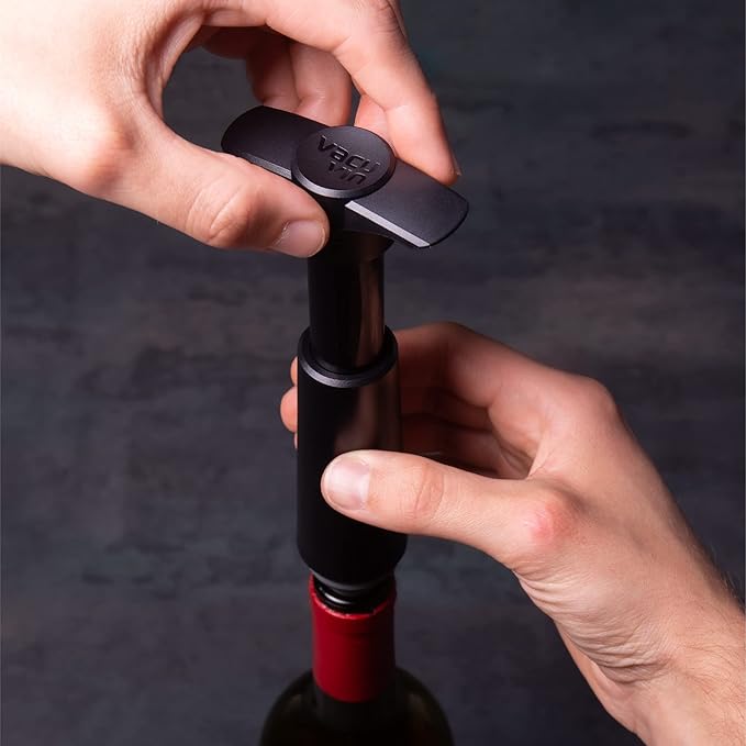 Vacu Vin Original Saver Wine Bottle Stopper – With 6 Vacuum Stoppers – Preserver Wine Stopper with Pump for Red or White Wine – Wine Accessories to Keep Wine Fresh – Airtight Seal Stoppers – Red