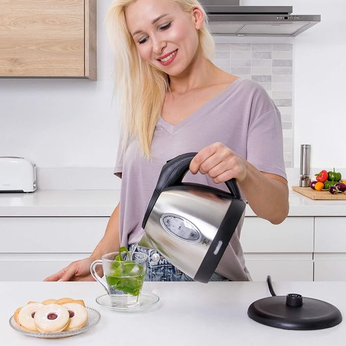 Moss & Stone Stainless Steel Electric Kettle, 1.2L Cordless 1500W