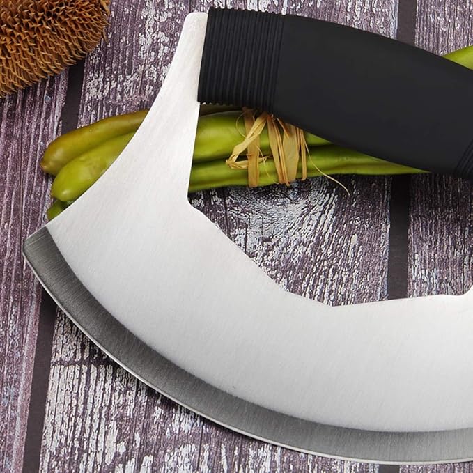 TLIOCAS Mezzaluna Salad Chopper,Stainless Steel Mezzaluna Knife Razor Sharp Rocker Slicer with Protection Cover Vegetable Chopper Mincing Cutter for Pizza Cheese Onion Carrot Pepper Garlic
