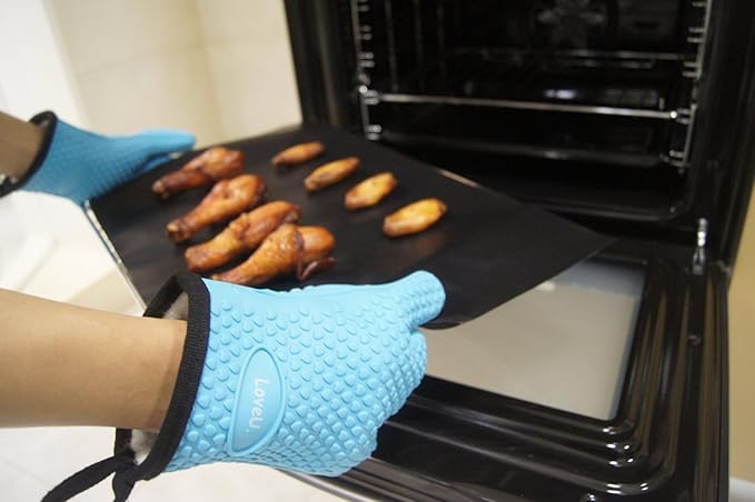 Loveuing Kitchen Oven Gloves - Dual-Layer Heat Resistant Grilling Gloves, Silicone Oven Mitts with 5 Fingers, Waterproof Non-Slip Pot Holder for Barbecue, Cooking, Baking (Small, Blue)