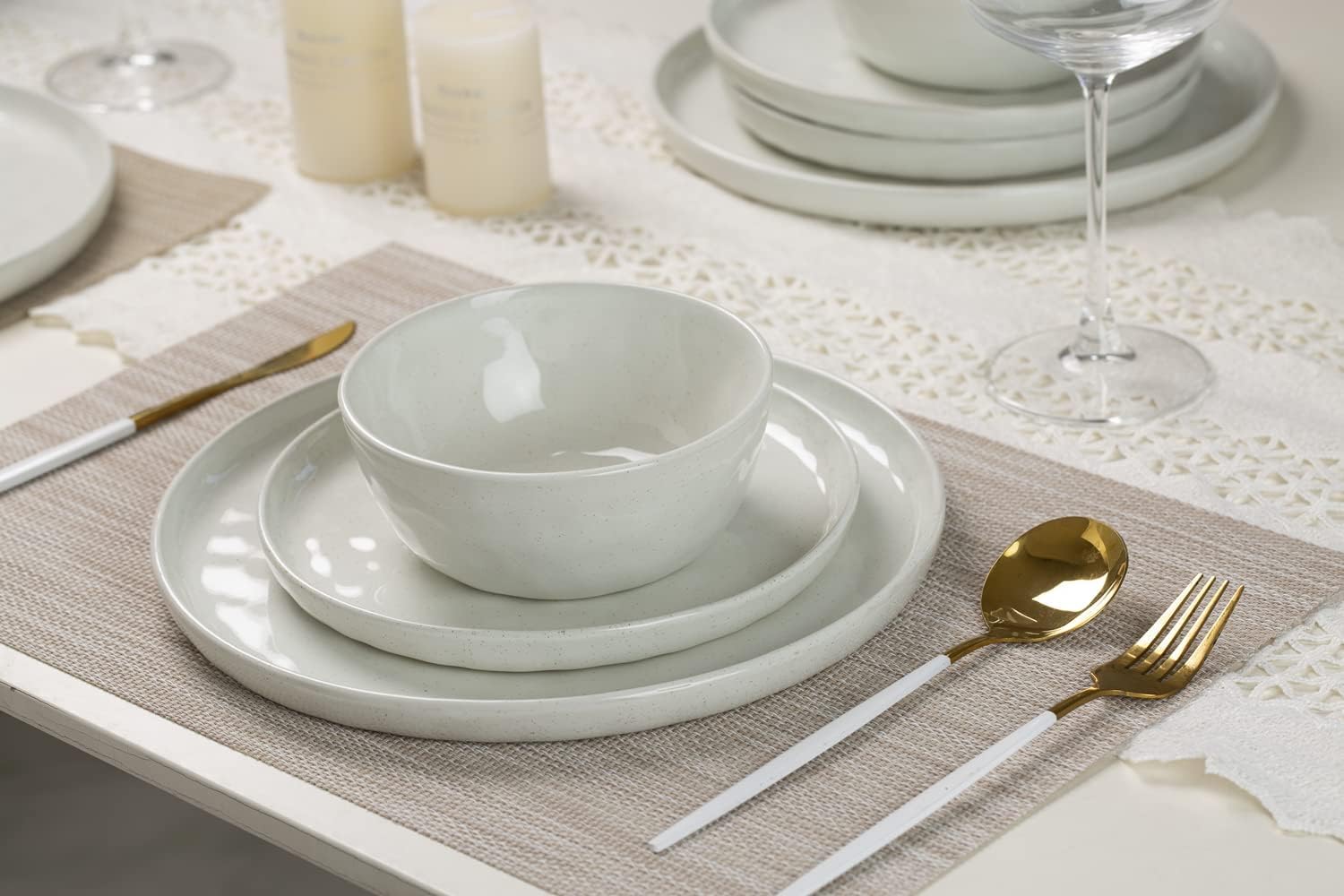 Famiware Mars Stoneware Dinnerware Set for 8, White