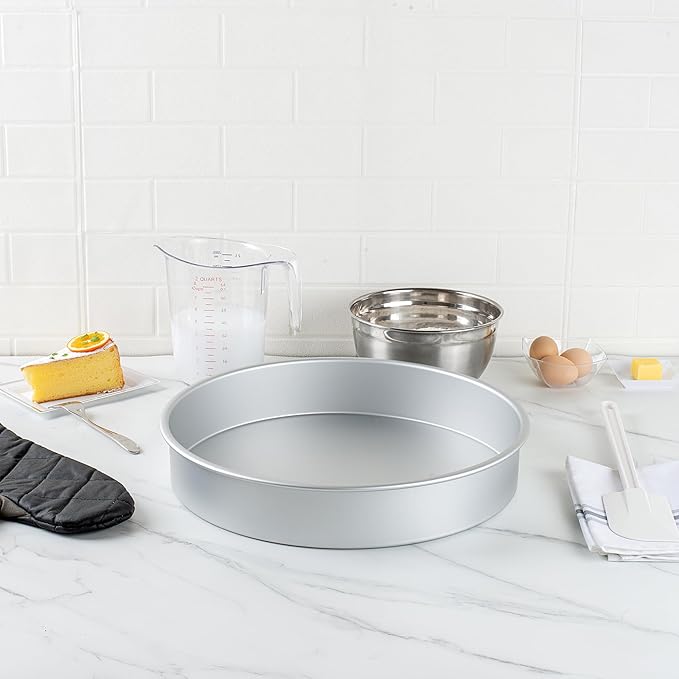 Restaurantware-Met Lux 16 x 3 Inch Straight-Sided Baking Tins, 12 Round Cake Pans - Oven-Ready, Freezable, Anodized Aluminum Round Baking Pans, Greaseproof, For Layer Birthday Cakes