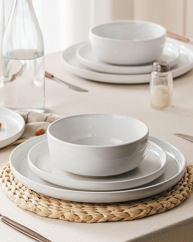 Famiware Milkyway 18-Piece Stoneware Dinnerware Set, White