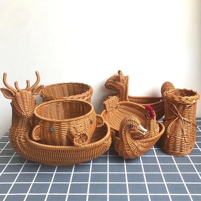 PSYCONES hand-woven round rattan basket storage basket storage box ornaments decorative basket multifunctional picnic food bread basket fruit gift basket key basket. (squirrel)