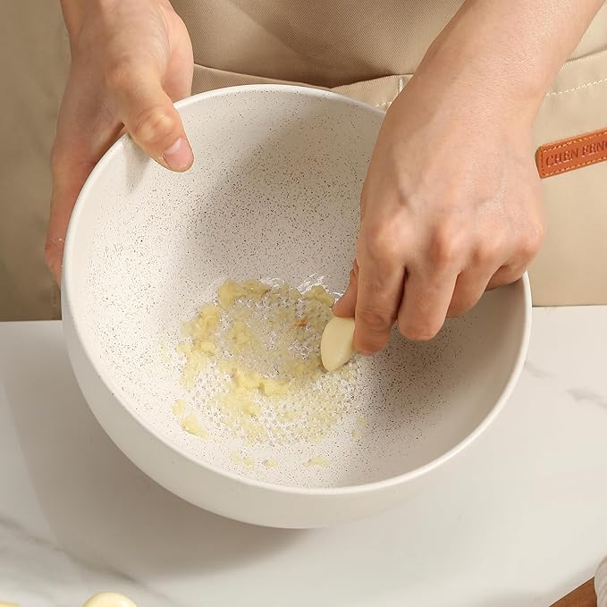 KGCCIZI Ceramic Large Salad Bowls with Garlic Grater Function. White 60 OZ Salad Serving Bowl. Deep Bowl fit for Soup, Cereal, Ramen, Pasta, Salad.
