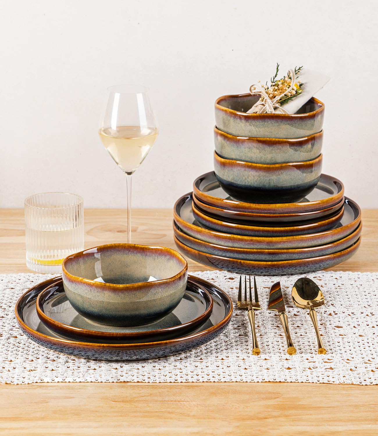 TheTerra Ceramic Dinnerware Set for 4, 12-Piece Plates and Bowls Set