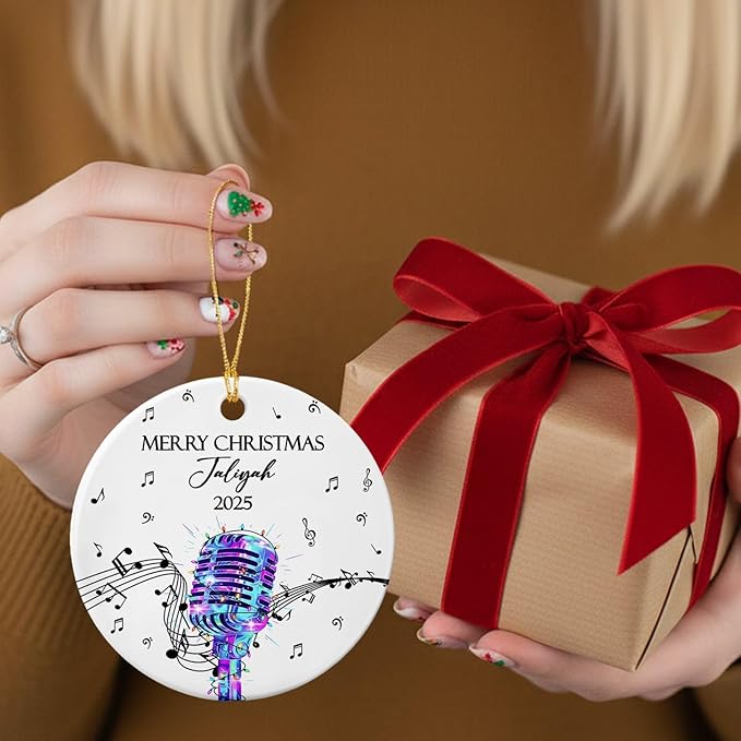 Customized Microphone Recording Ceramic Ornament, Personalized Year Text Name Microphone Lover Ornaments Gift for Women Men Inger Vocalist Musical, Unique Vocals Microphone Ceramic Xmas Ornament 2026