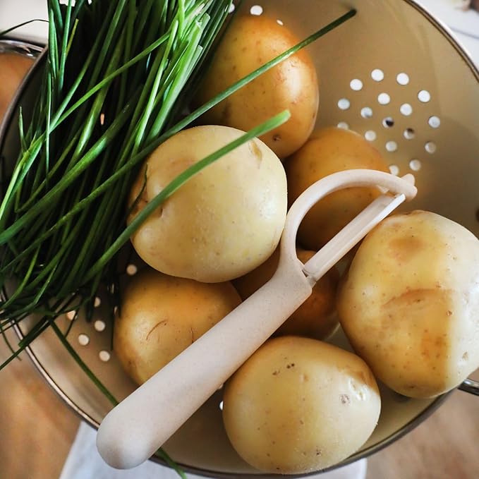 Beille Wheat Straw Vegetable Peeler with Ceramic Blade, 6.5 Inch Eco Friendly Kitchen Gadget, BPA Free Food Prep Tool, Dishwasher Safe Potato Apple Carrot Peeler