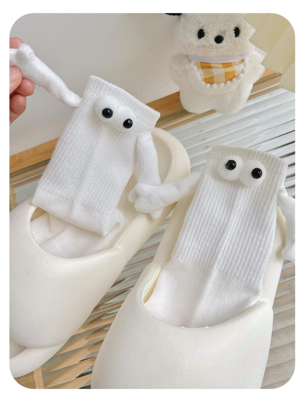 Oneastern 2 Pairs Magnetic Holding Hands Socks Funny Couple Gifts, Best Friend, Engagement, Anniversary, Teens Gag Cute Weird Stuff