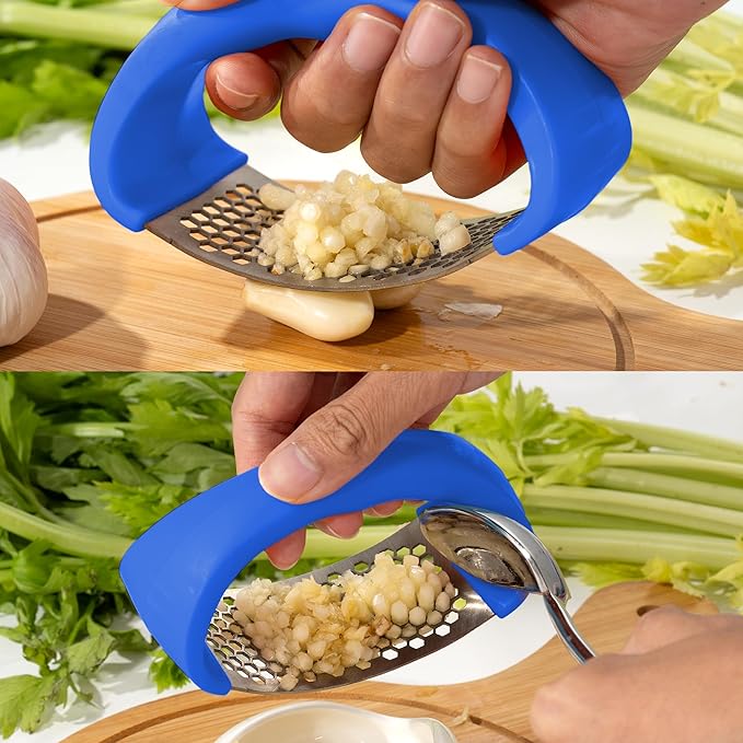 Li&Zhao Stainless Steel Garlic Press Rocker - Garlic Crusher Stainless Steel Garlic Mincer Tool Garlic Rocker with Garlic Peeler Garlic Smasher for Kitchen Cooking(Blue)