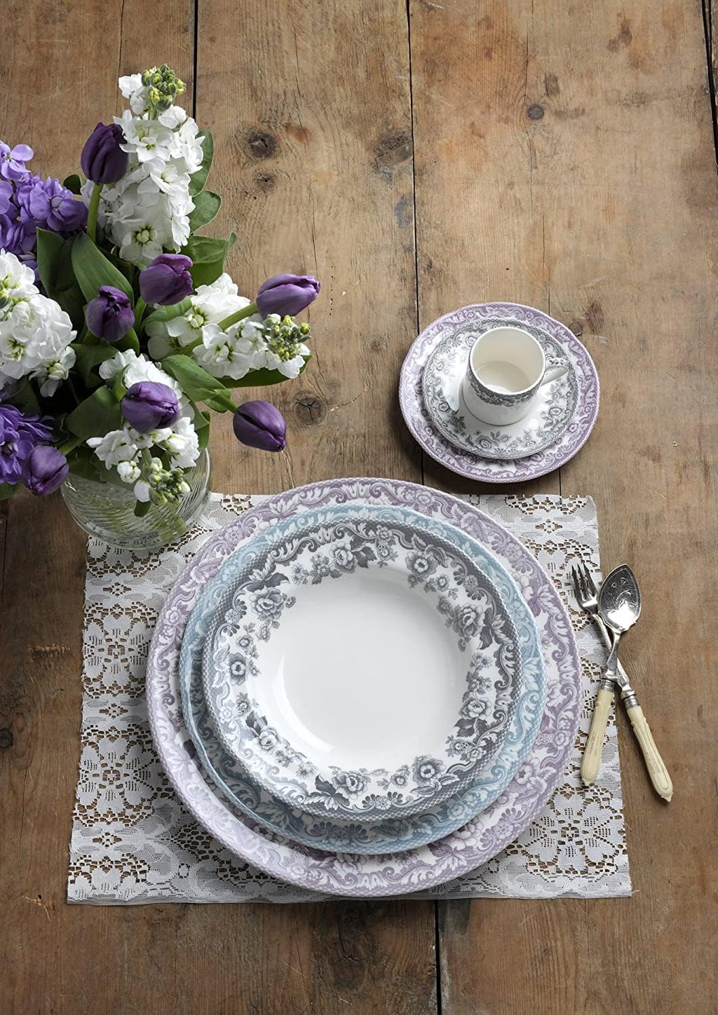 Spode Delamere 5-Piece Place Setting – Rich Brown British Flowers Border, Includes Dinner, Salad, Bread Plates with Teacup & Saucer – Fine Earthenware, Dishwasher, Microwave, Oven & Freezer Safe