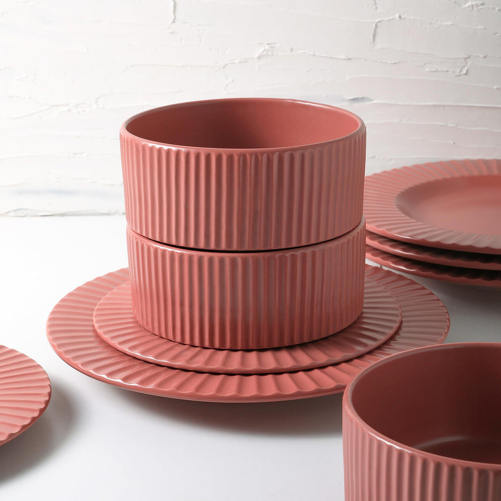 Christian Siriano Lusso 16-Piece Dinnerware Set Stoneware, Redwood
