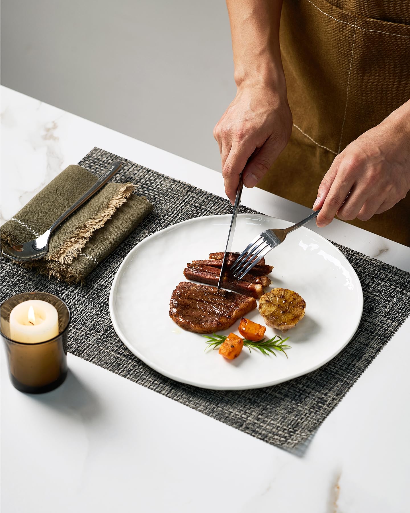 Famiware Porcelain Dinnerware Set for 6, 24-Piece, Polar White