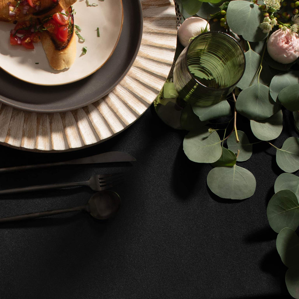 Gee Di Moda Rectangle Tablecloth - 90 x 132 Inch Black Table Cloth for 6 Foot Tables with Floor-Length Drop - Heavy Duty Washable Fabric for Holiday Party, Dinner, Weddings & Baby Shower