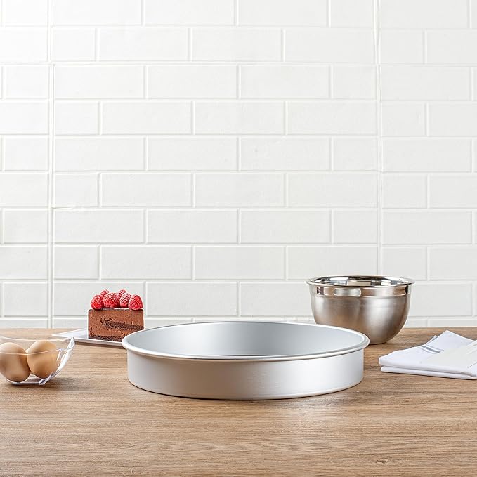 Restaurantware Cake Pan 12 Pack of 12 Inch Aluminum Non-Stick Round Baking Pan Even Heat Distribution Silver Durable Bakeware for Professional Pastry Chefs and Home Bakers