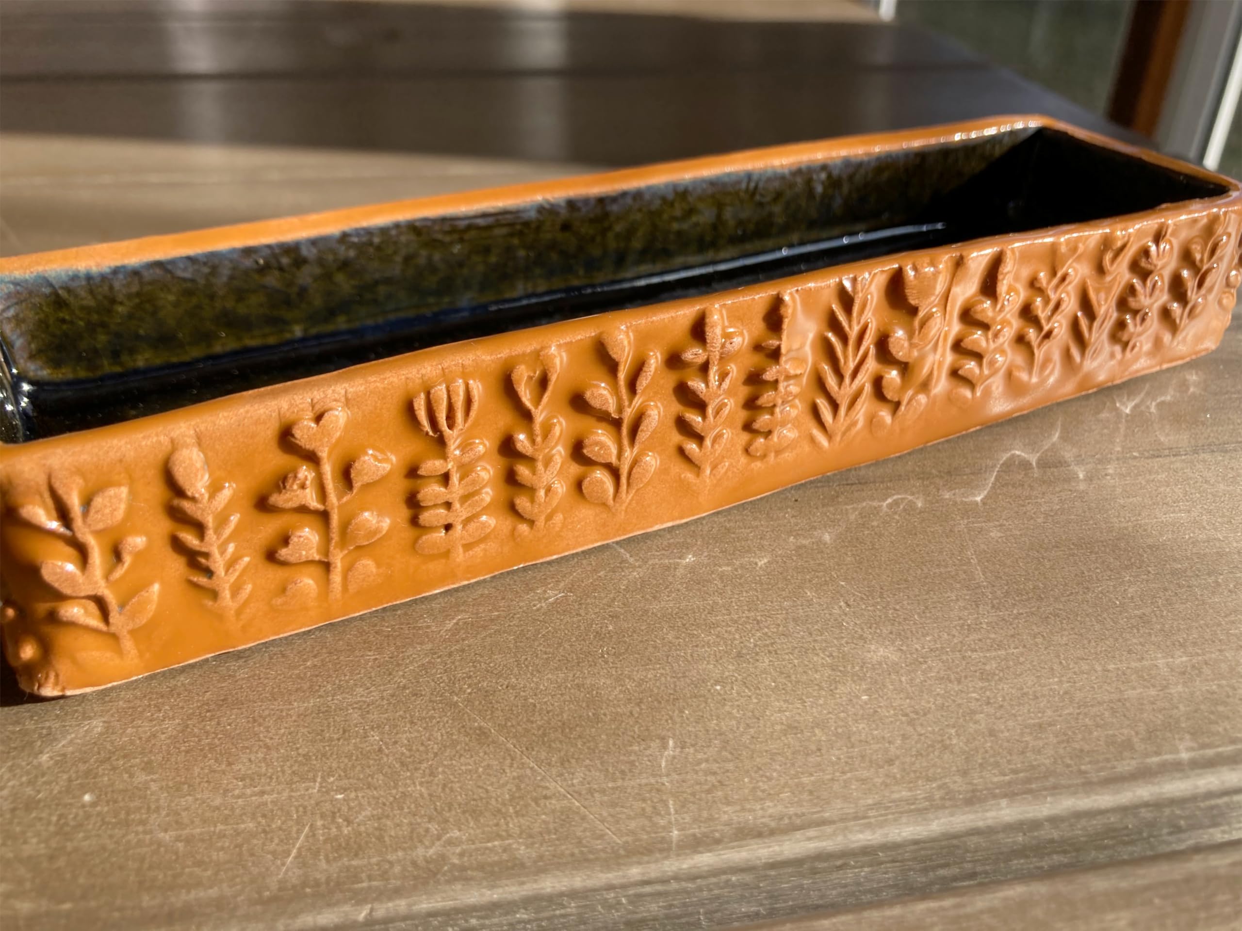 HERBS Embossing rolling pin. Leafy green and flowering plants on embossed dough roller