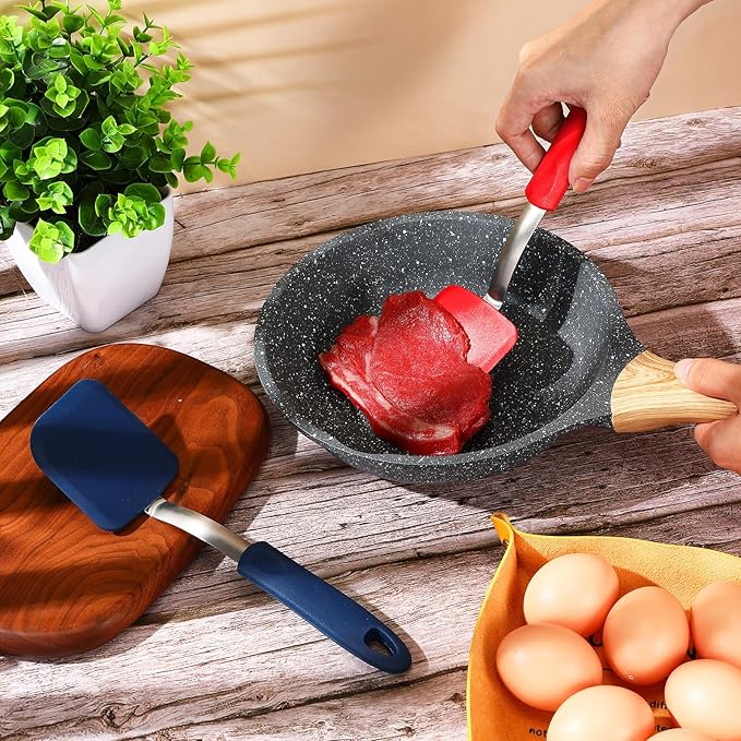 Yetene Silicone Cookie Spatula Turner 2 Pack Mini Brownie Spatula Flexible Kitchen Small Silicone Turner for Nonstick Cookware Heat Resistant No Scratch Flipper for Egg(Solid Flat,Red,Blue)
