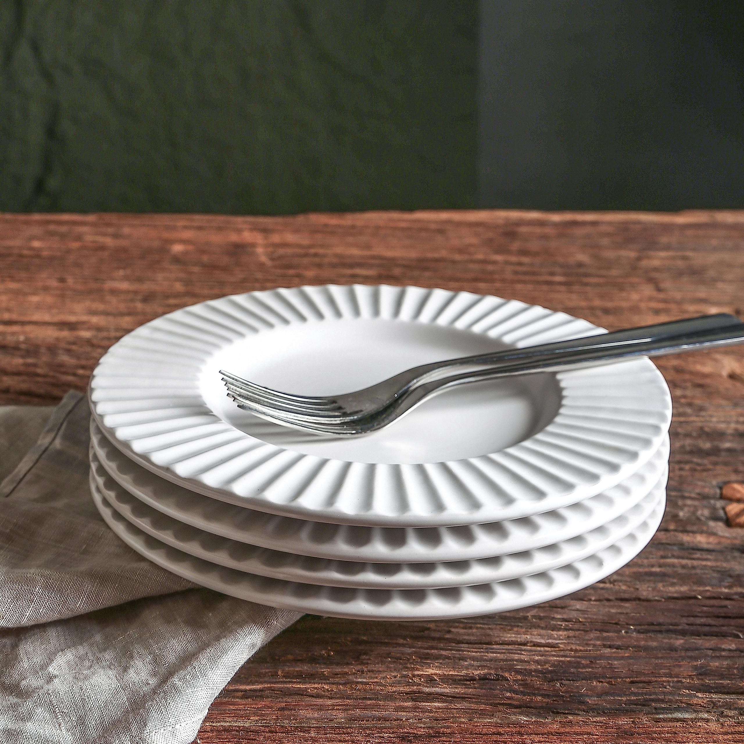 Christian Siriano Lusso 16-Piece Dinnerware Set Stoneware, White